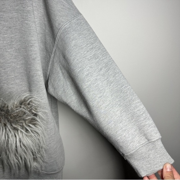 Zara | Oversized Grey Faux Fur Detail Sweatshirt - Picture 6 of 7
